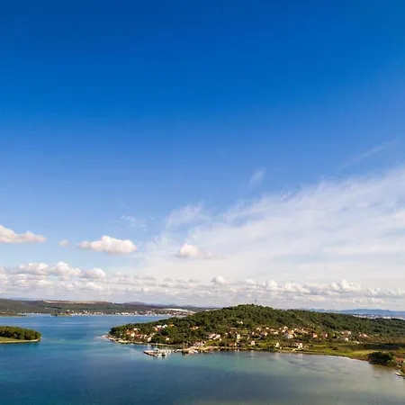 Studio Apartmani I Soba S Vlastitim Kupatilom, 40M Do Sljuncane Plaze, Otok Pasman