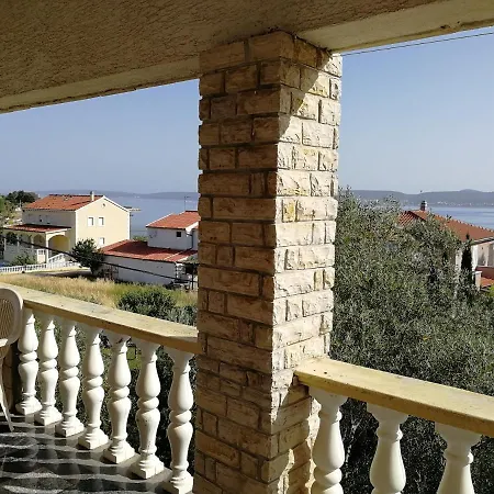 Studio Apartmani I Soba S Vlastitim Kupatilom, 40M Do Sljuncane Plaze, Otok Pasman