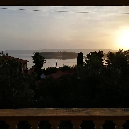 Studio Apartmani I Soba S Vlastitim Kupatilom, 40M Do Sljuncane Plaze, Otok Pasman Lägenhet
