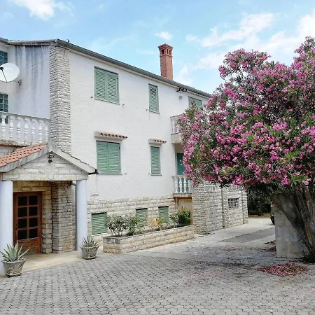 Studio Apartmani I Soba S Vlastitim Kupatilom, 40M Do Sljuncane Plaze, Otok Pasman * Mrljane